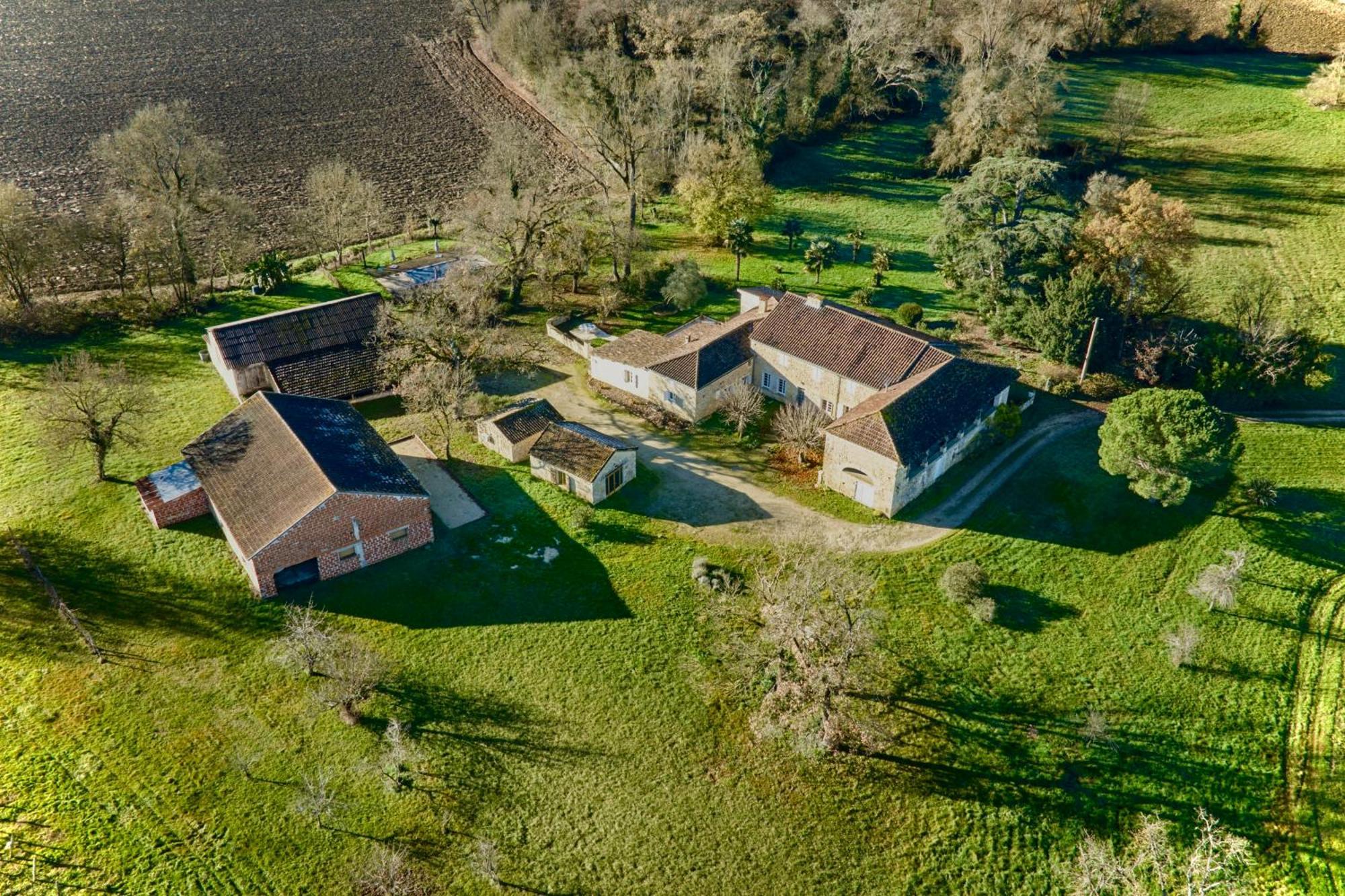 Chambres D'Hotes De Charme Avec Piscine - Le Clos Boissiere Valence-sur-Baïse Eksteriør billede